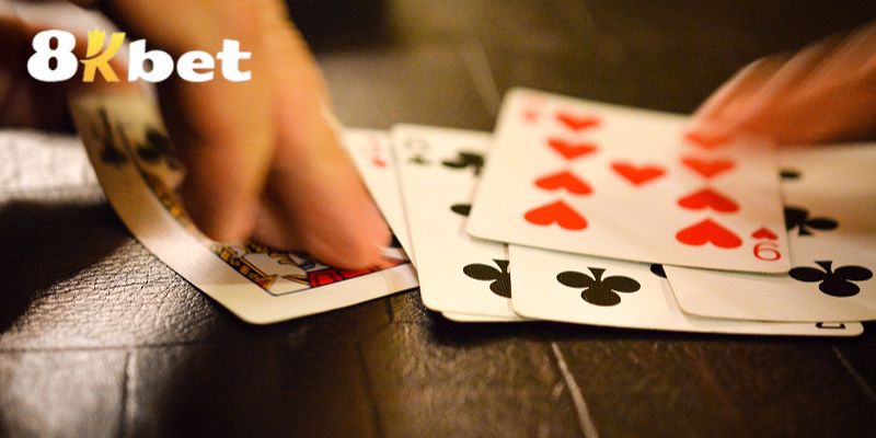 Những chiến thuật chơi bài Phỏm siêu hay và hiệu quả